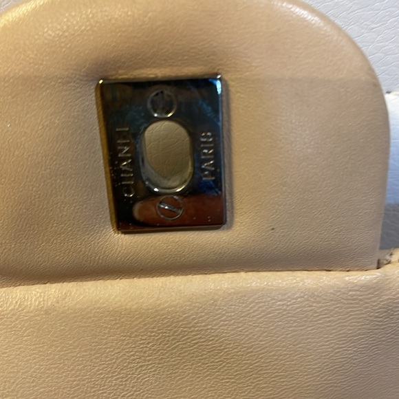 Chanel jumbo single flap bought at Yoogie’s Closet had it cleaned touched up - Picture 10 of 15